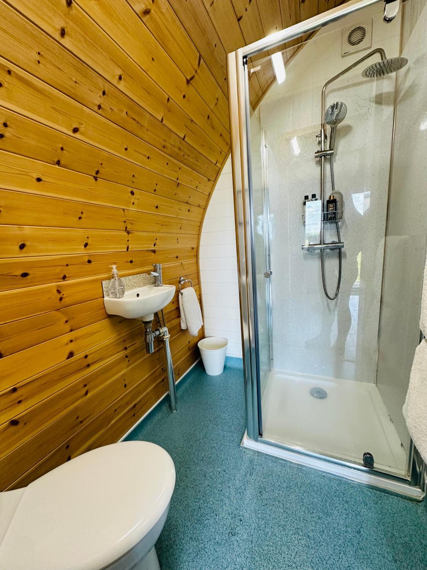 Welly Boot Pod Hotel Shenstone Kültér fotó
